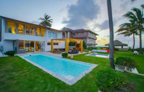 Modern and comfortable beachfront villa in Cabarete